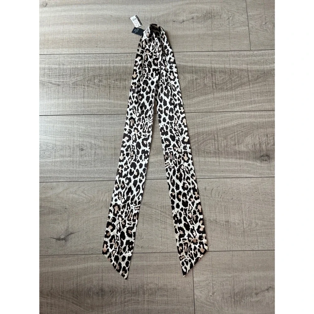 New York & Company 100% Silk Leopard Animal Print Skinny Scarf NWT